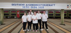 die-Schiedsrichter-am-Samstag-v.l.-Sabine-Willprecht-Emely-Hanke-Rene-Richter-Britta-Hain-Tobias-Reese-und-Hans-Herbert-Hain