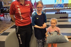 Anke-mit-den-Medaillenmaedchen-Rebecca-und-Habea